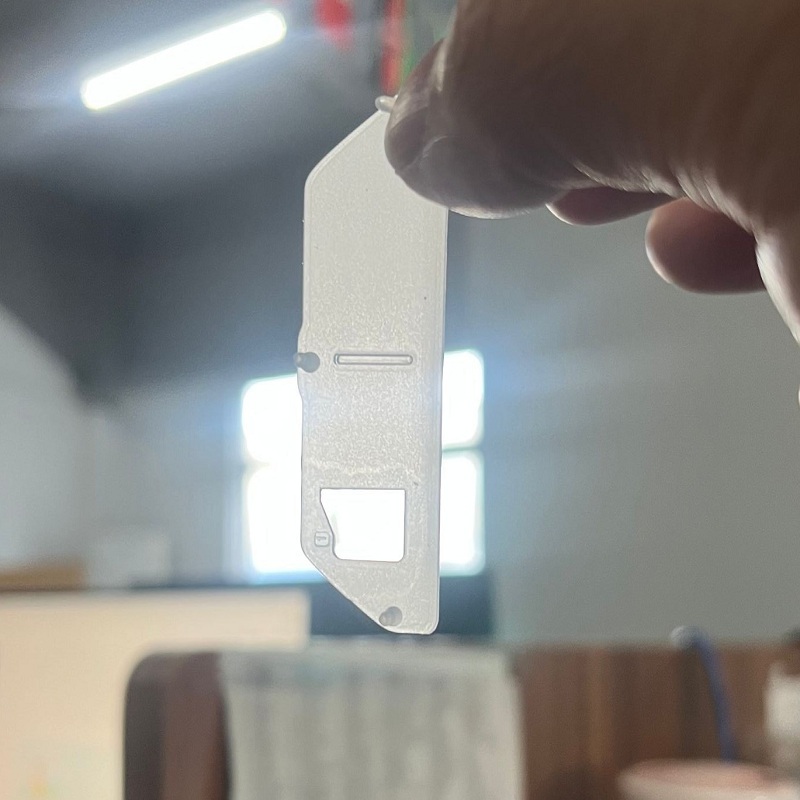 透明硅膠產(chǎn)品表里有印痕的原因分析