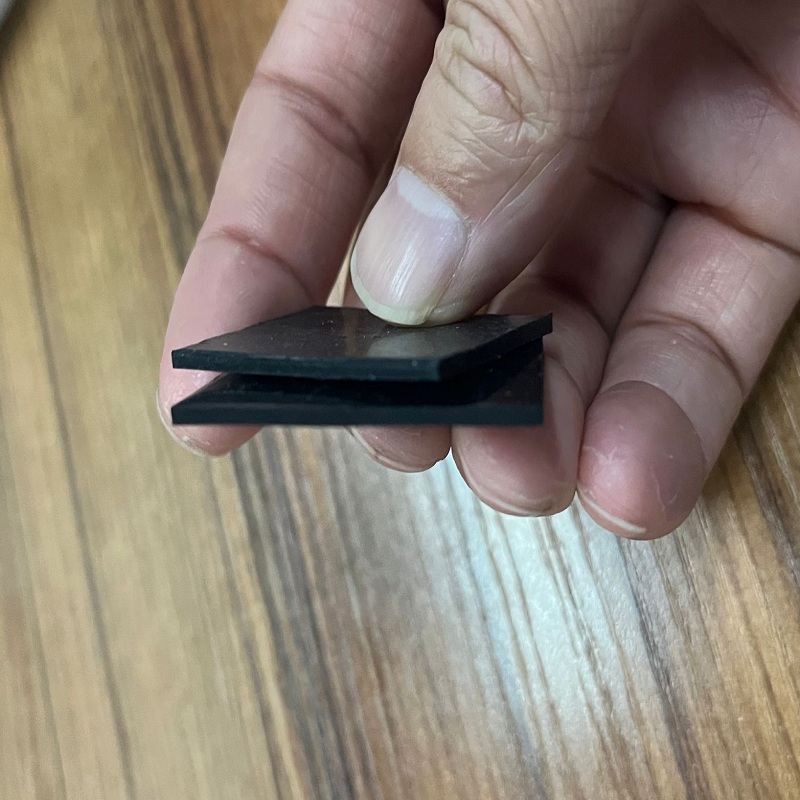 芯片用導(dǎo)熱導(dǎo)電硅膠片 散熱導(dǎo)熱硅膠墊 電腦芯片導(dǎo)熱硅膠