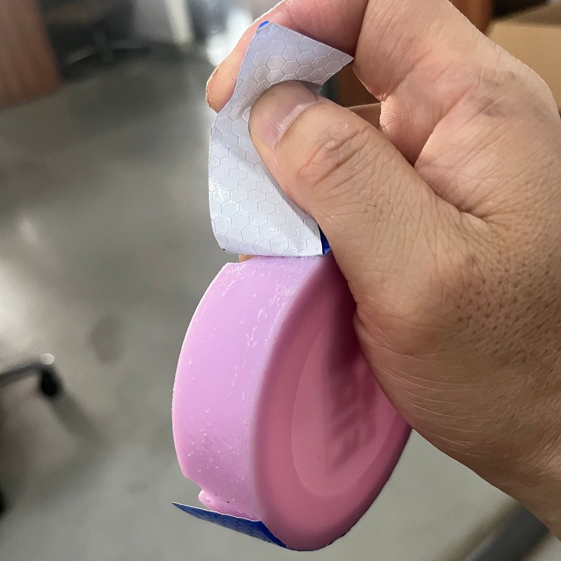 反光膠帶可以粘硅膠產(chǎn)品嗎？