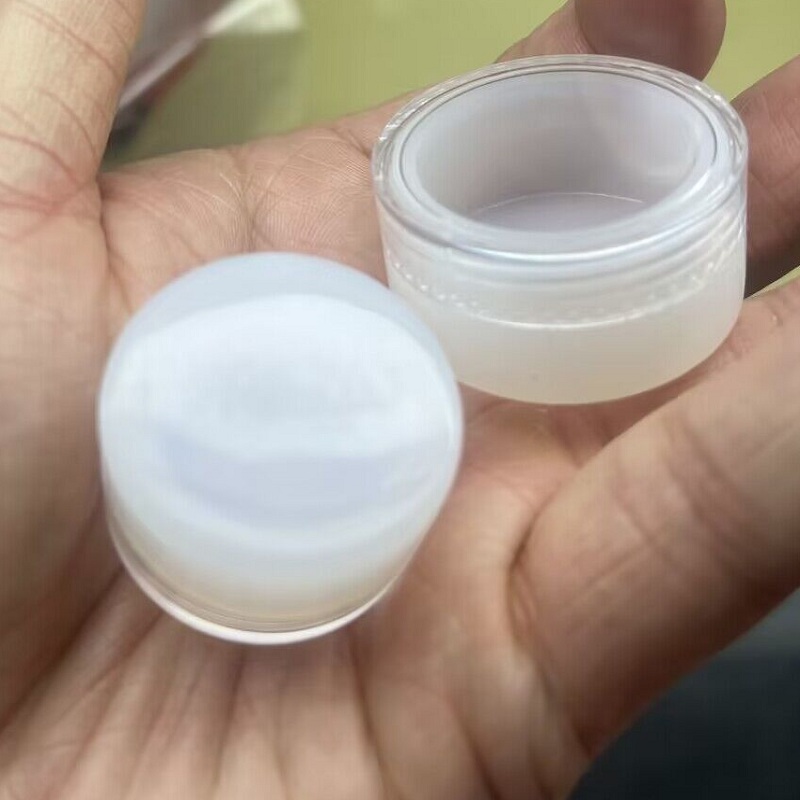 7毫升塑膠蓋硅膠底煙油盒 塑膠扣硅膠底煙油盒容器